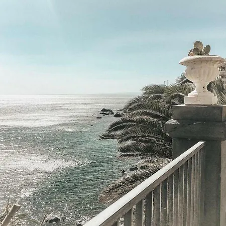 Guest house Seafront In The City